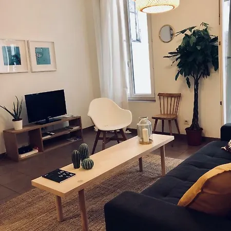 Le Studio Des Artistes Apartment *