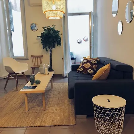 Le Studio Des Artistes Apartment